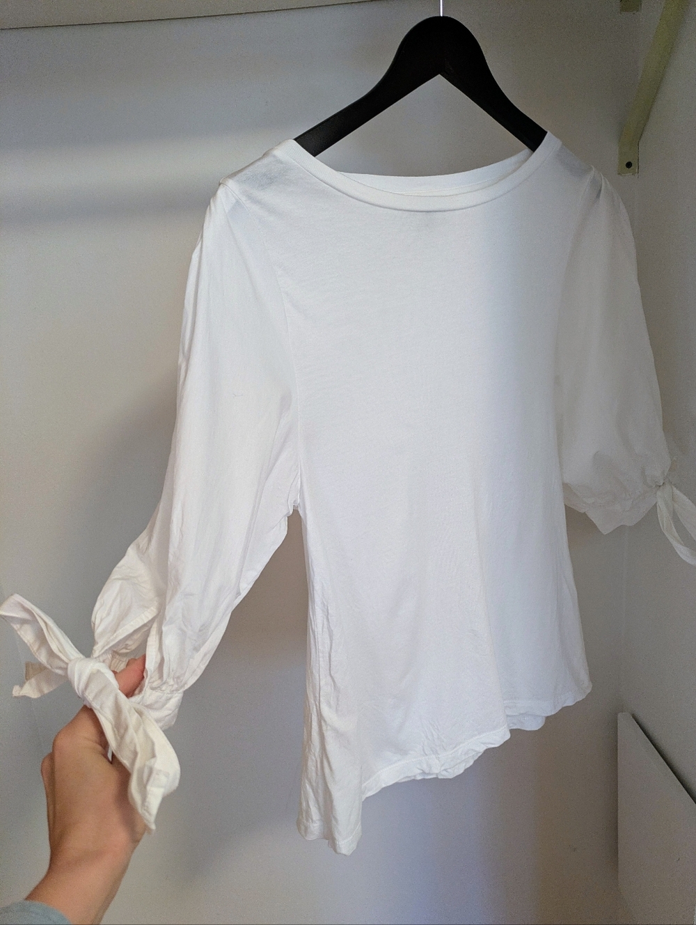 Banana Republic White Mixed fabric tie-sleeve top size xs